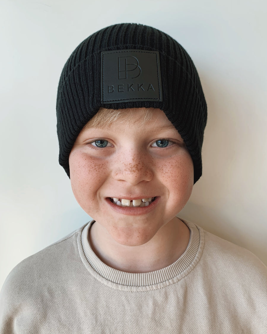 YOUNG Basic Beanie - Black